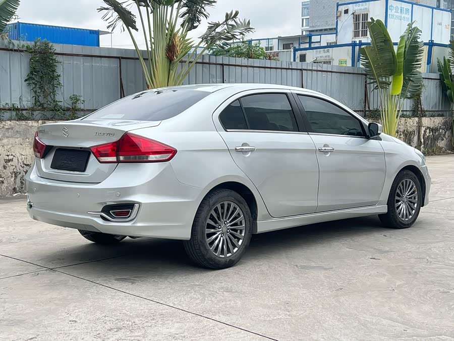 Suzuki Ciaz 2017 изображение автомобиля #8