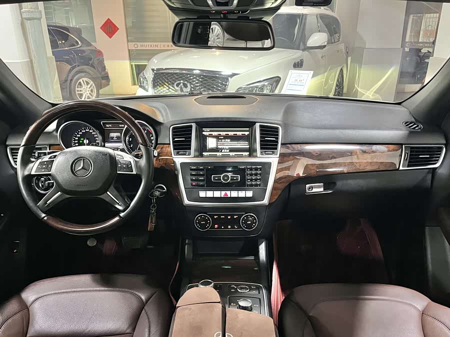 Mercedes-Benz M Class 2015 car image #8