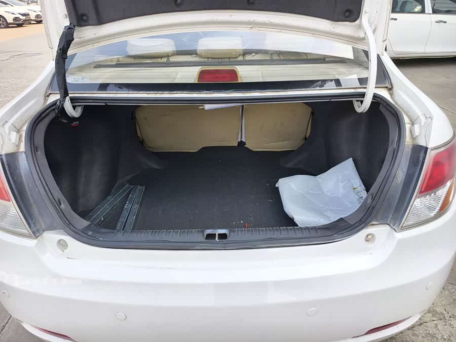 GEELY GC7 2013 car image #8