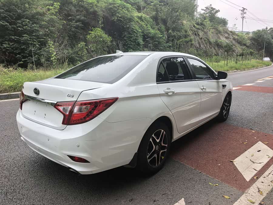 BYD G5 2015 immagine di auto #8