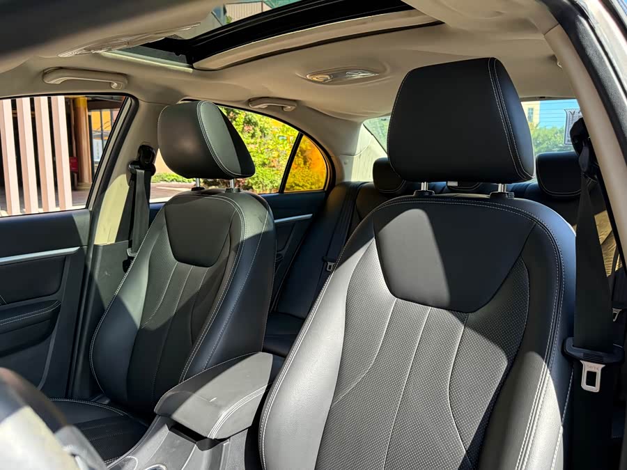 GEELY Emgrand 2017 car image #8
