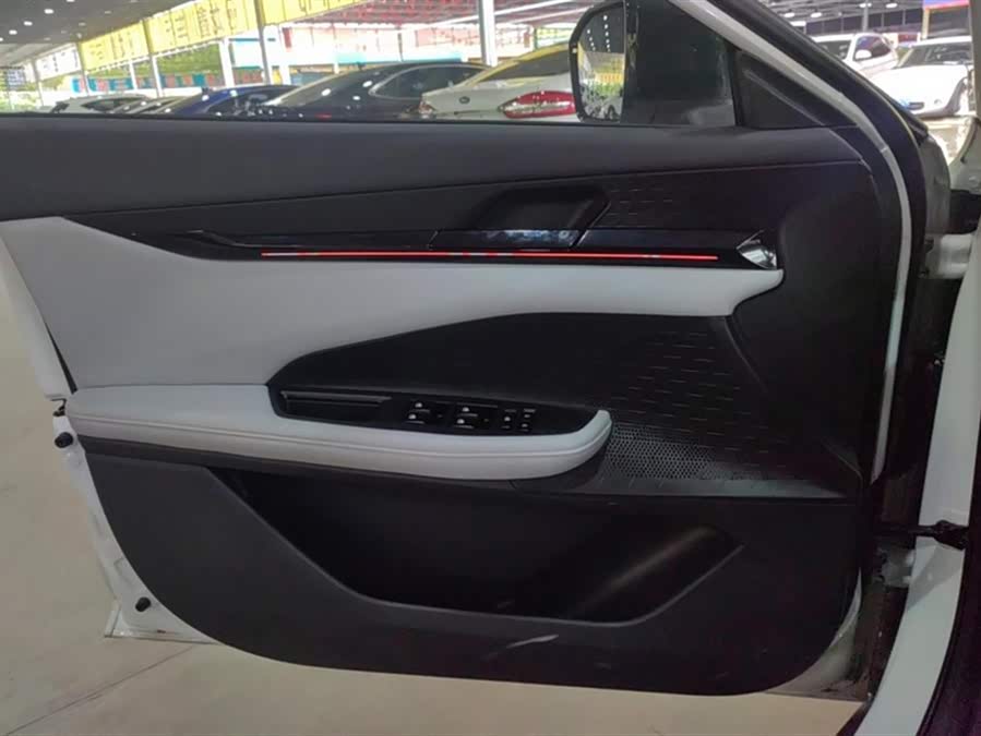 Changan UNI-V iDD 2024 car image #8