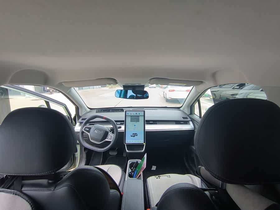 哪吒汽车 哪吒AYA 2023 汽车图片 #8