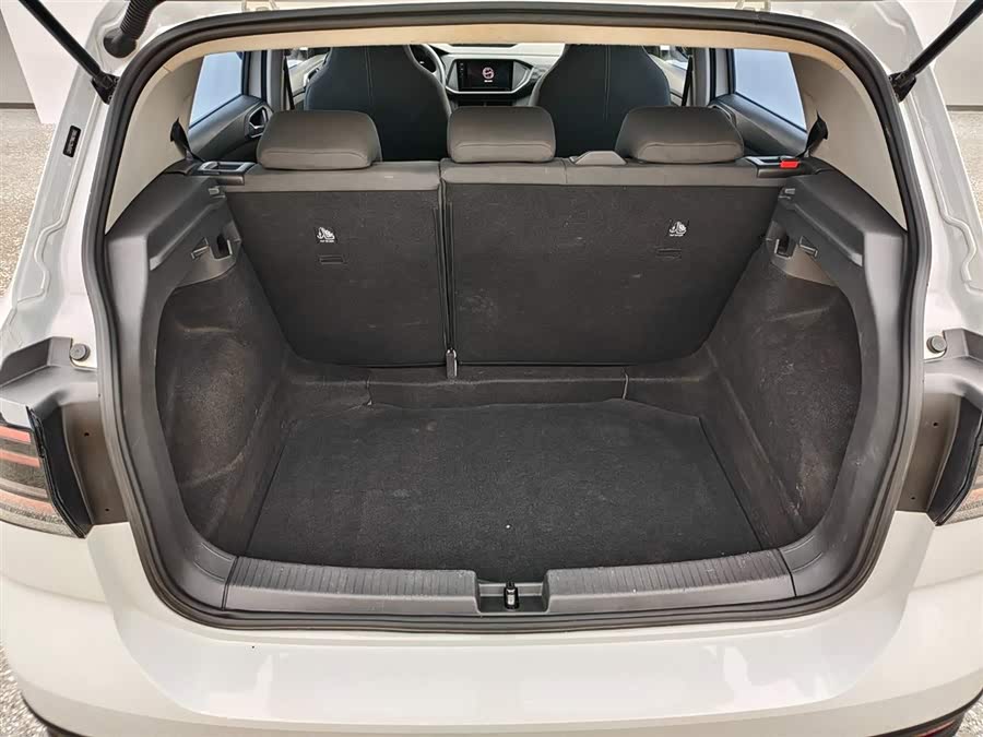 Volkswagen T-Cross 2022 car image #8