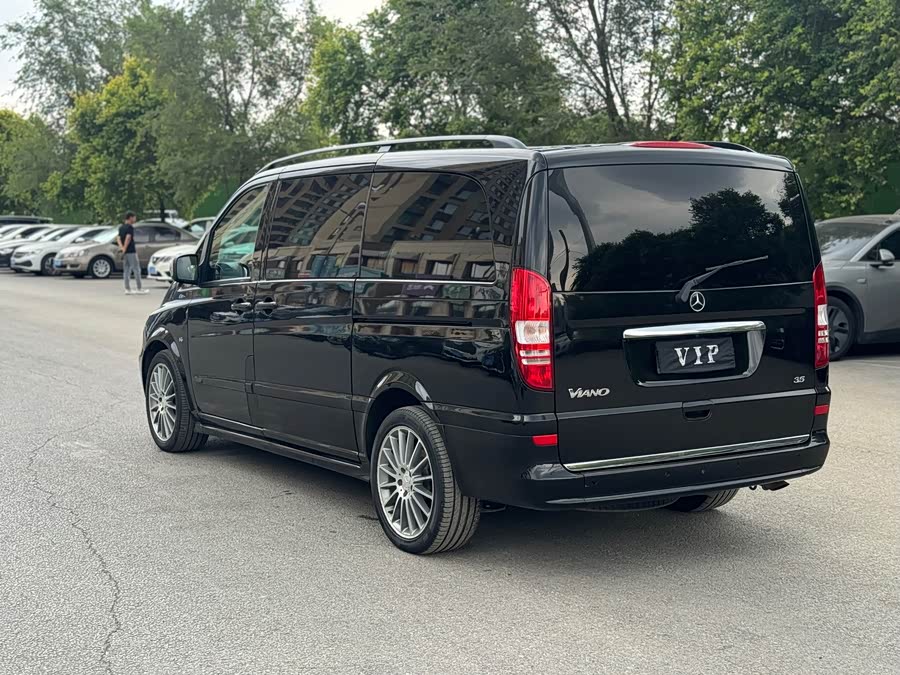 Mercedes-Benz Viano (Imported) 2012 immagine di auto #8