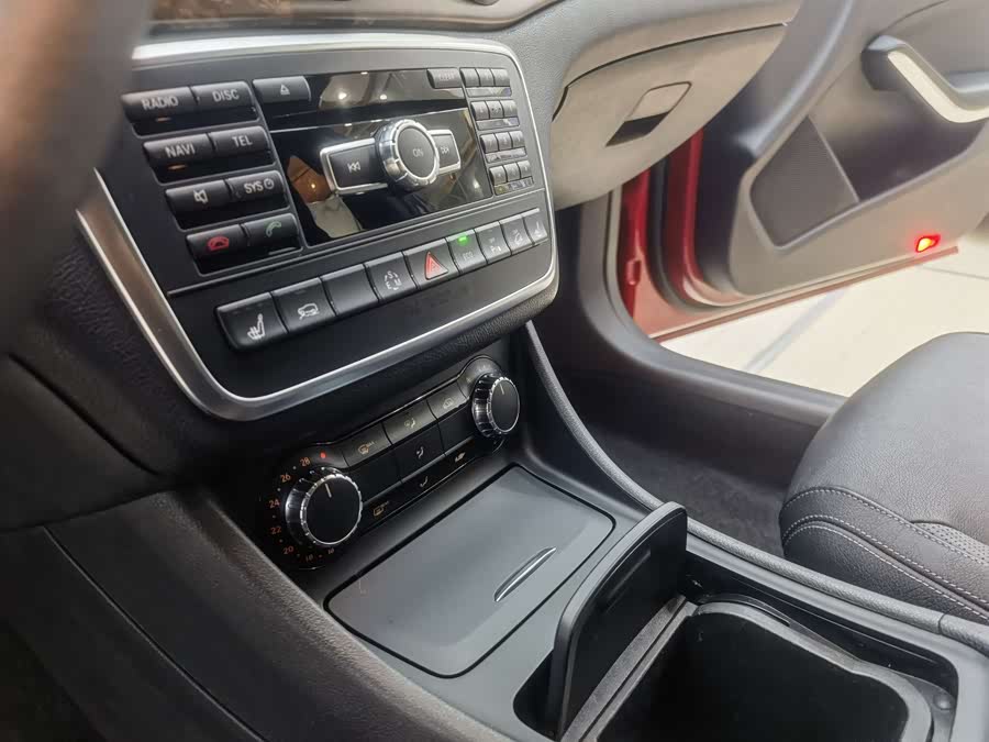 Mercedes-Benz GLA Class (Imported) 2014 immagine di auto #8