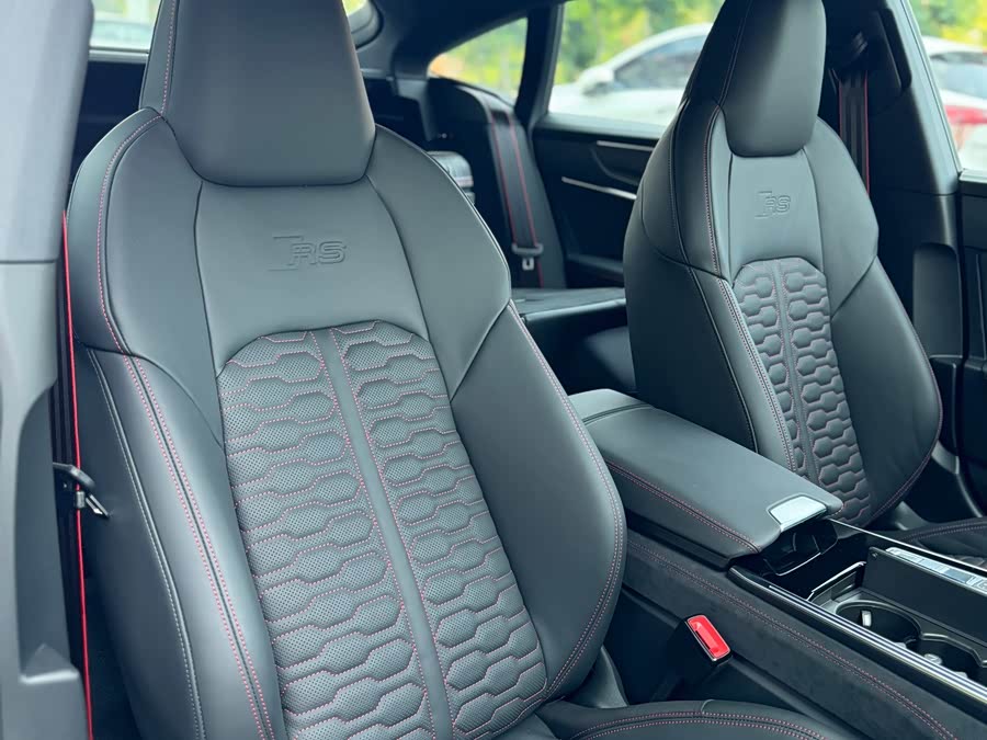 Audi RS 7 2025 car image #8