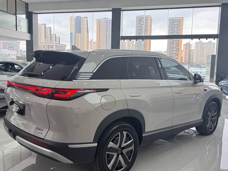 BYD Sea Lion 07 DM-i 2025 car image #8