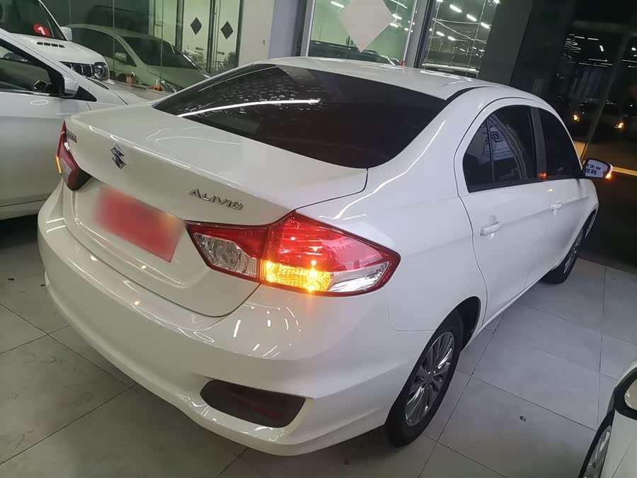 Suzuki Ciaz 2017 изображение автомобиля #8