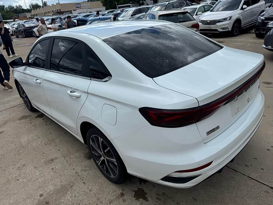 GEELY Emgrand 2021 car image #8