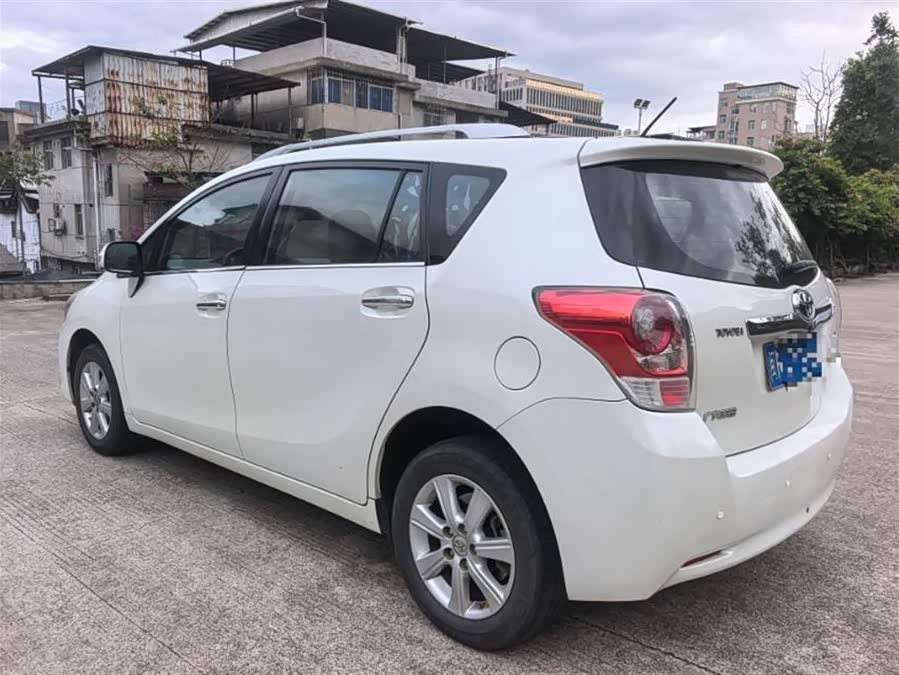 Toyota Reiz 2012 صورة سيارة #8