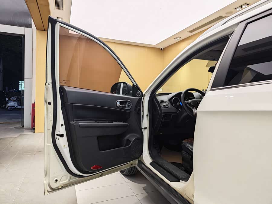 GAC Trumpchi GS5 2014 car image #8