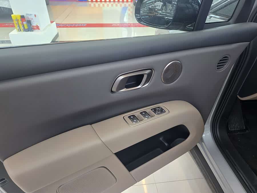 理想汽车 理想i6 2025 汽车图片 #8