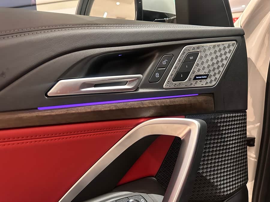 BMW iX1 2024 изображение автомобиля #8