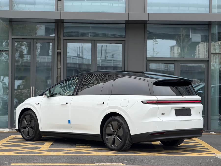 Li i8 2025 изображение автомобиля #8