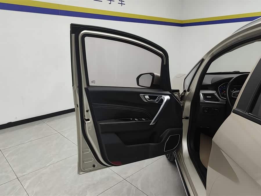 GEELY Vision X3 2019 immagine di auto #8