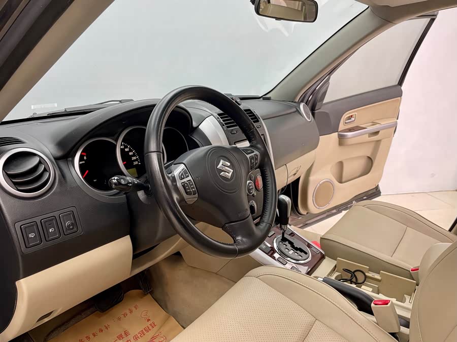 铃木 超级维特拉 2014 汽车图片 #8