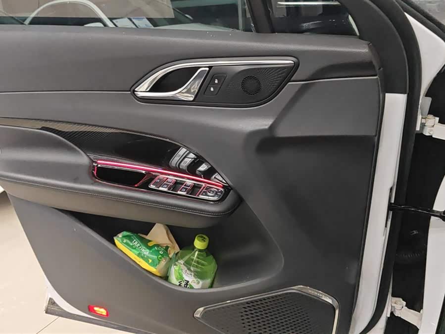 HongQi HS3 2023 #8 HongQi HS3 2023 car image #8