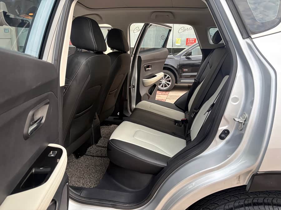 Haval H2s 2017 car image #8