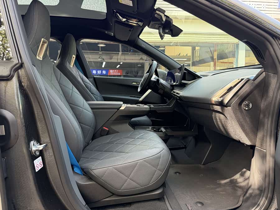 BMW iX M60 2022 car image #8