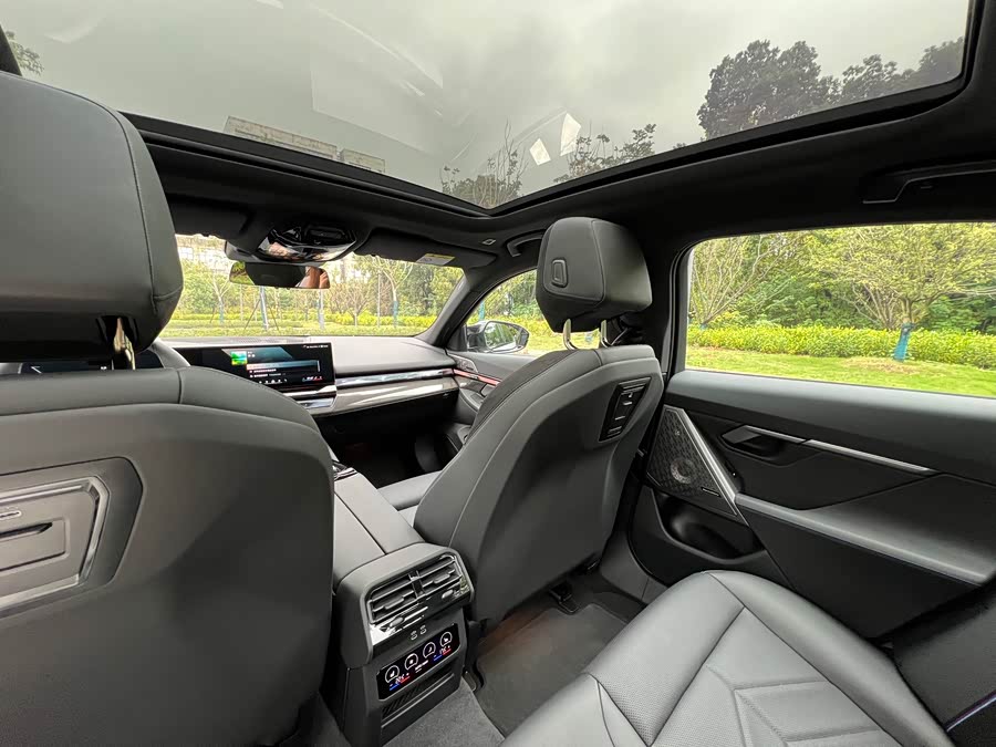 BMW i5 M60 2025 immagine di auto #8