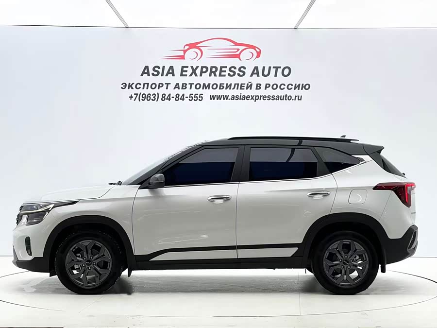 Kia Seltos 2023 car image #8