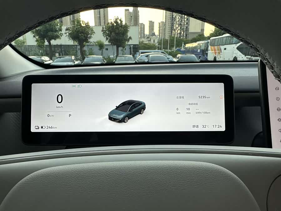 零跑汽车 零跑B01 2025 汽车图片 #8