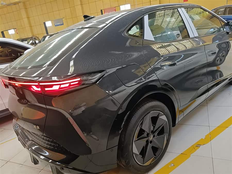 Volkswagen ID.UNYX 06 2025 image de voiture #8