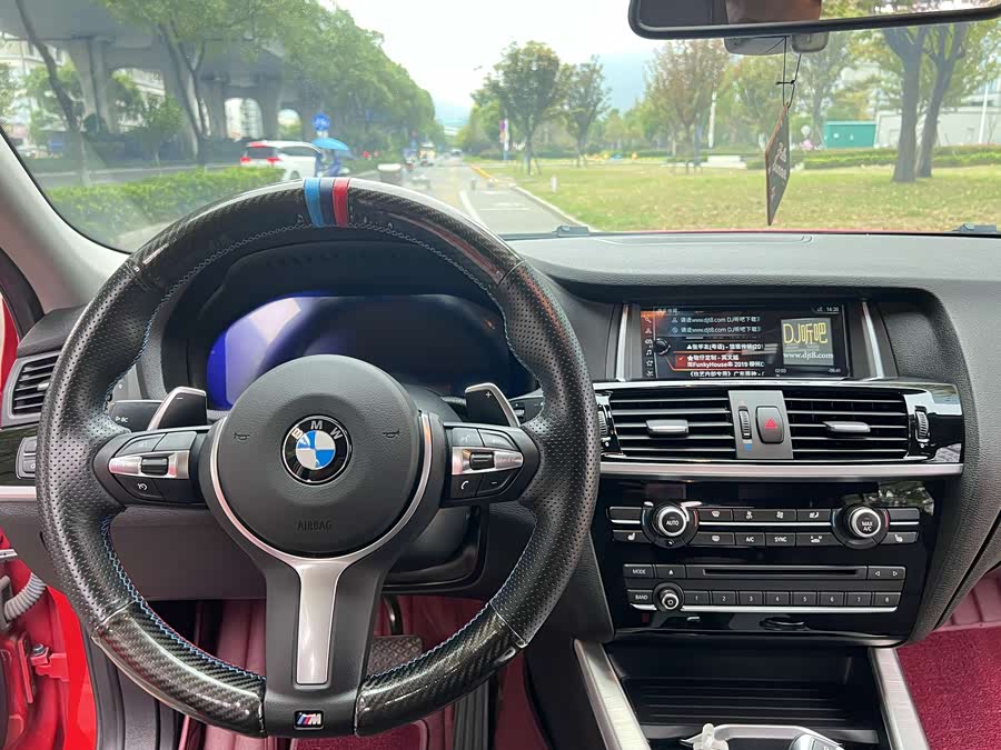 BMW X4 2017 car image #8