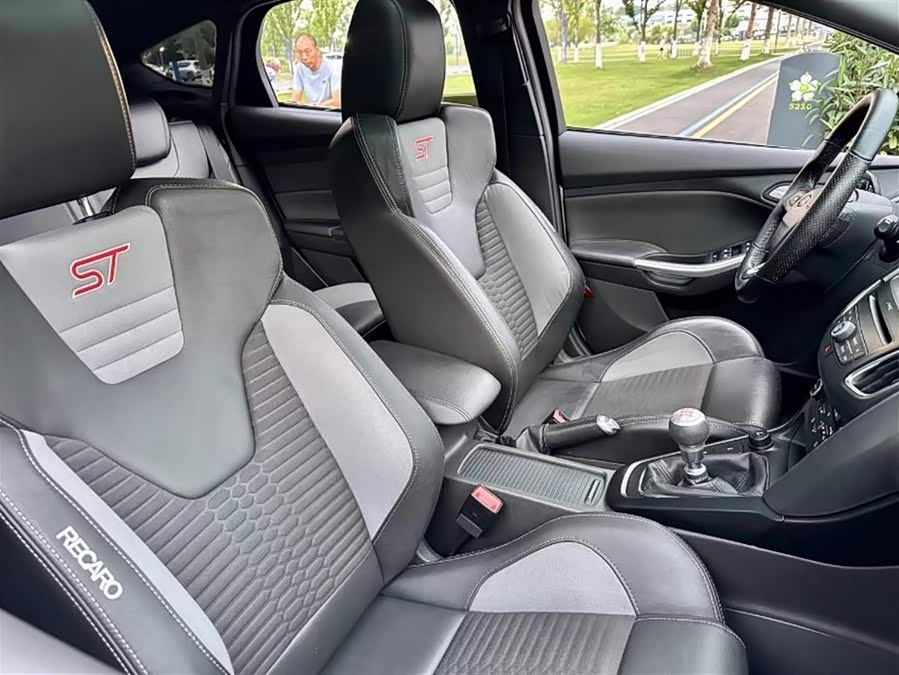 Ford Focus (Imported) 2017 صورة سيارة #8