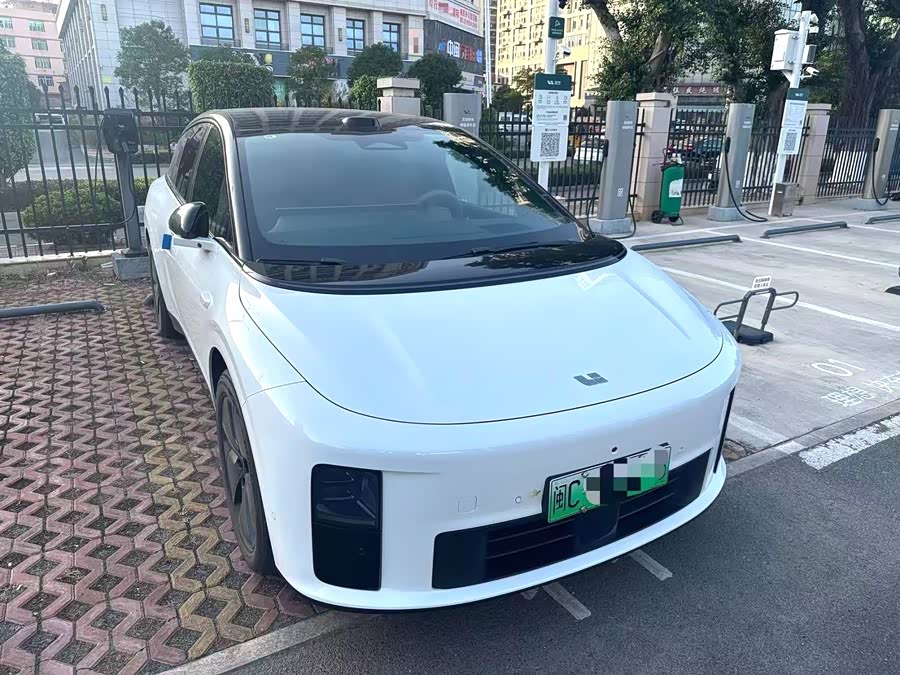 Li i6 2025 صورة سيارة #8