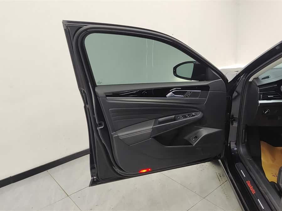 Volkswagen Passat 2023 car image #8