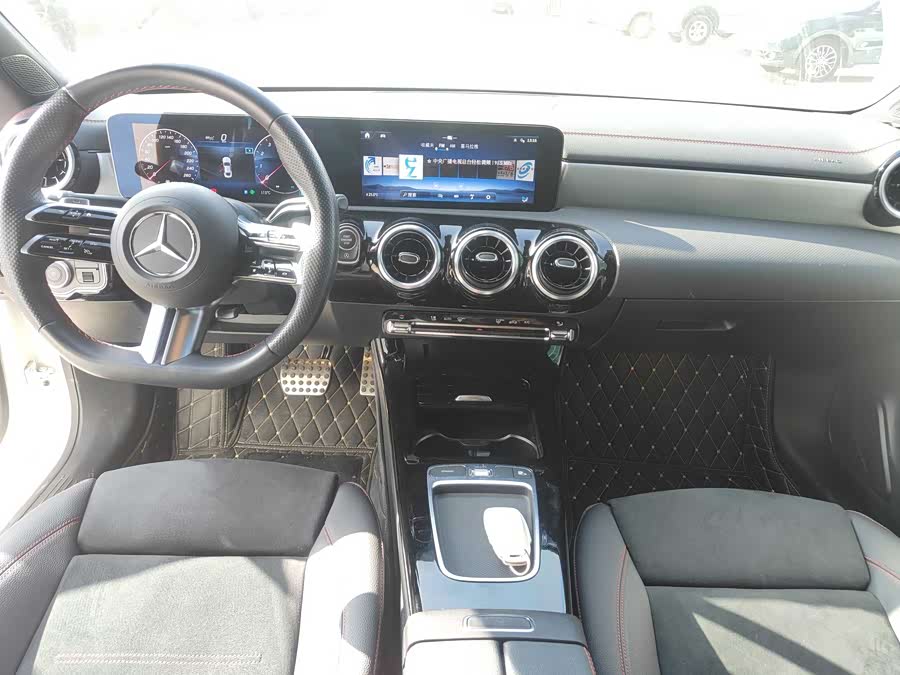 Mercedes-Benz GLA Class (Imported) 2024 car image #8