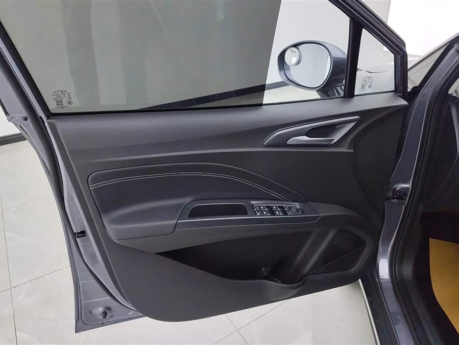 哪吒汽车 哪吒AYA 2024 汽车图片 #8