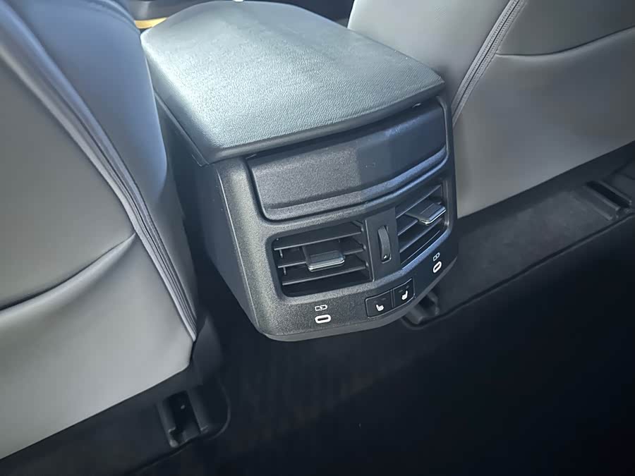 BYD e1 2023 immagine di auto #8