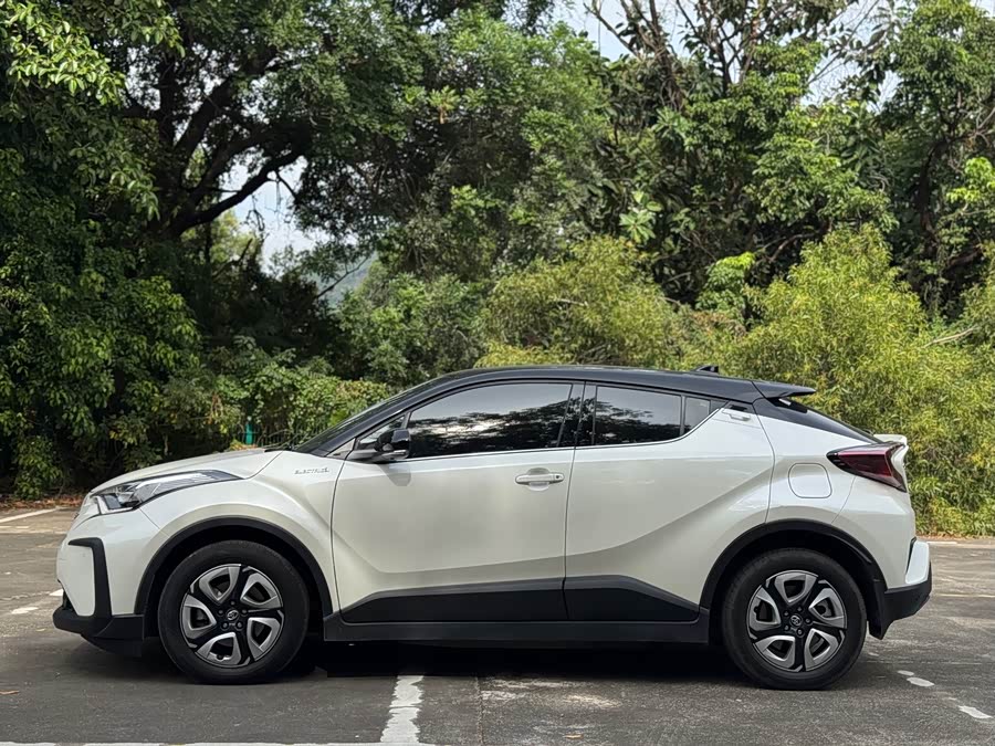 Toyota C-HR EV 2020 immagine di auto #8