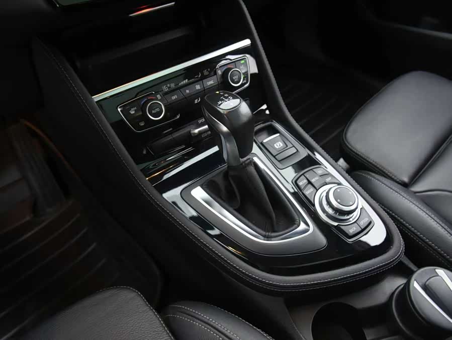 BMW 2 Series Tourer (Imported) 2015 #8 BMW 2 Series Tourer (Imported) 2015 immagine di auto #8