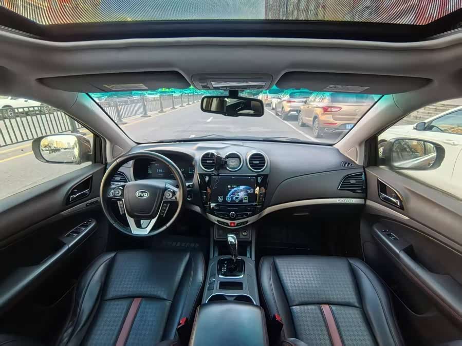 BYD S7 2015 car image #8