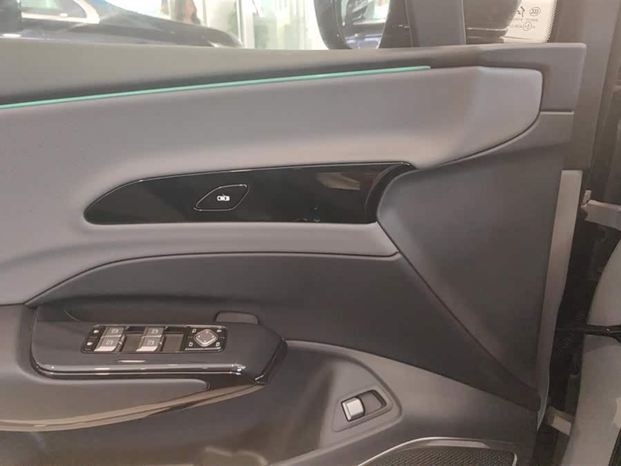 HongQi EH7 2025 #8 HongQi EH7 2025 car image #8