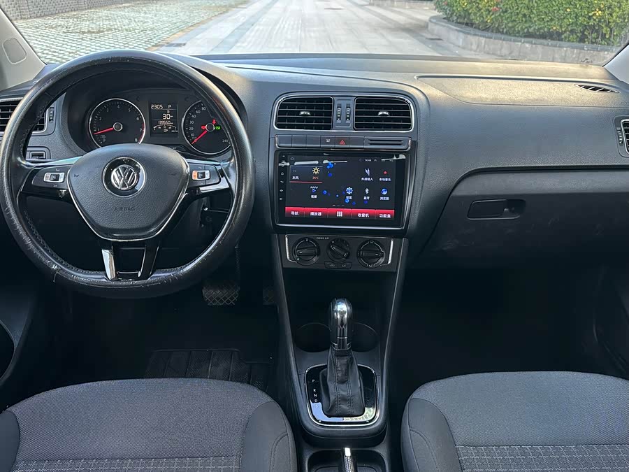 Volkswagen Polo 2017 car image #8
