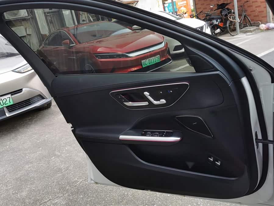 Mercedes-Benz C Class New Energy 2025 car image #8