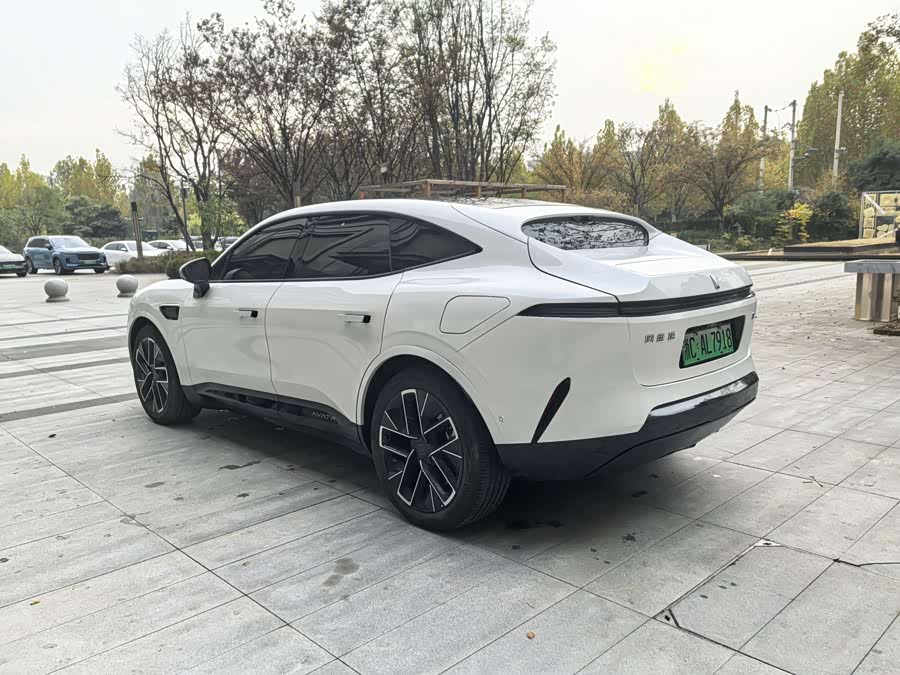 阿维塔 阿维塔11 2025 汽车图片 #8