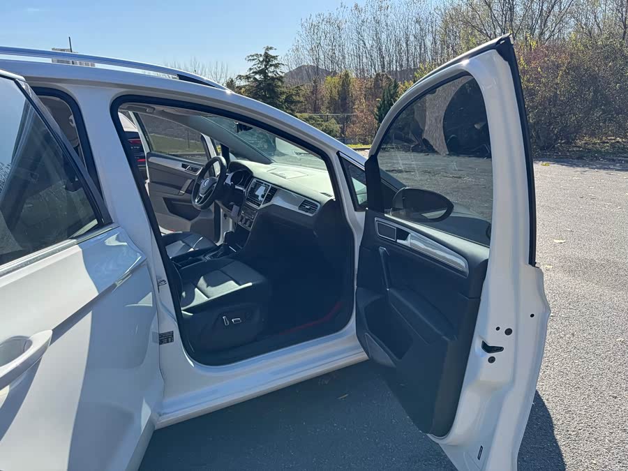 Volkswagen Golf Sportsvan 2020 car image #8