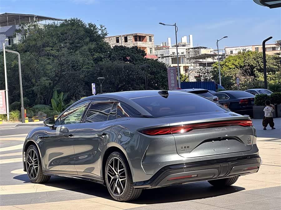 BYD HanL 2025 صورة سيارة #8