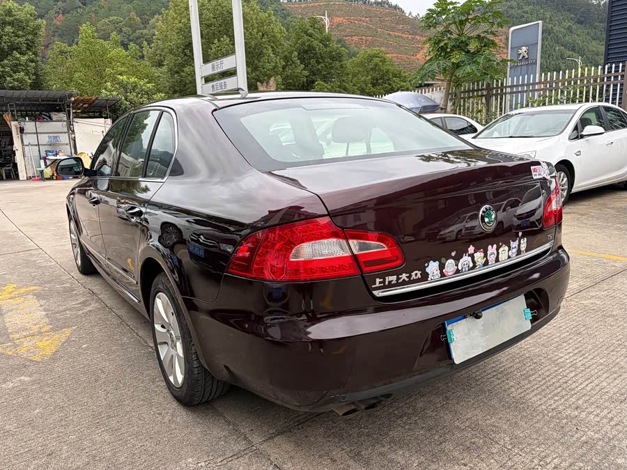 Skoda Superb 2013 car image #8