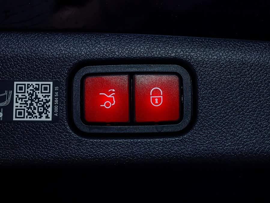 Mercedes-Benz E Class New Energy 2025 car image #8