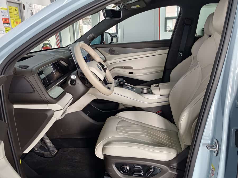 Denza N7 2025 image de voiture #8