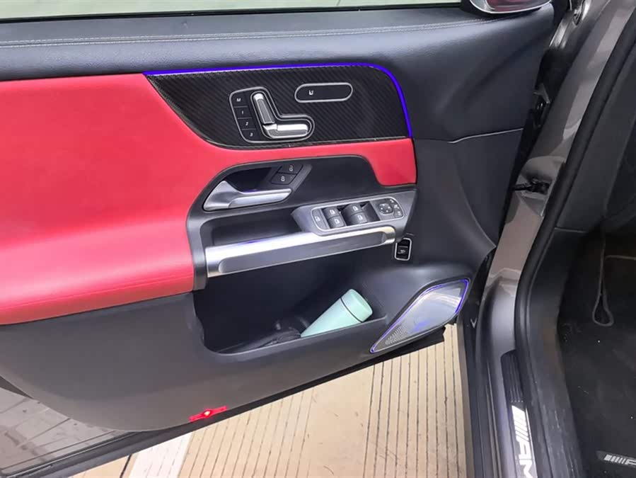 Mercedes-Benz GLB AMG 2023 imagen de coche #8