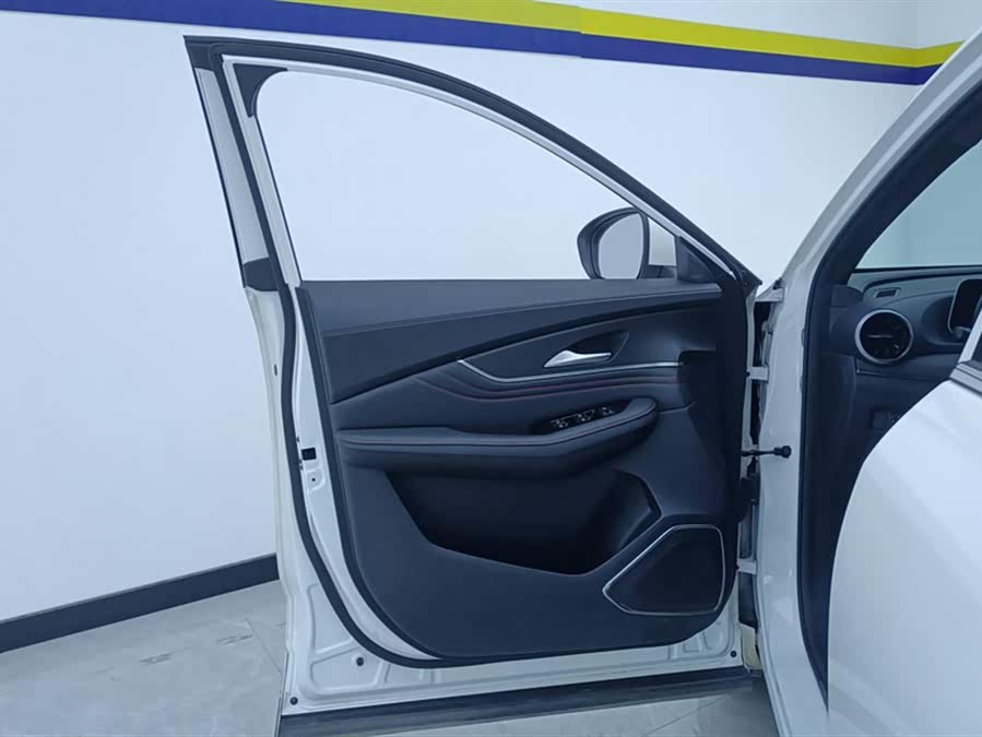 Forthing T5 EVO 2021 #8 Forthing T5 EVO 2021 car image #8
