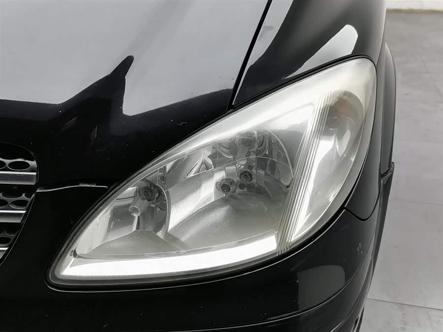 奔驰 唯雅诺 2010 汽车图片 #8